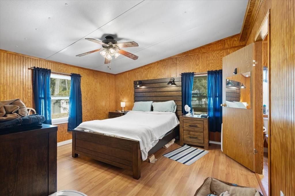 待售: $199,900 (3 贝兹, 2 浴室, 1296 平方英尺)