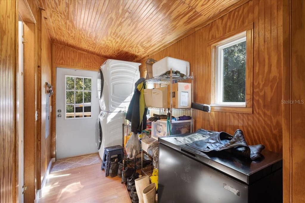 待售: $199,900 (3 贝兹, 2 浴室, 1296 平方英尺)