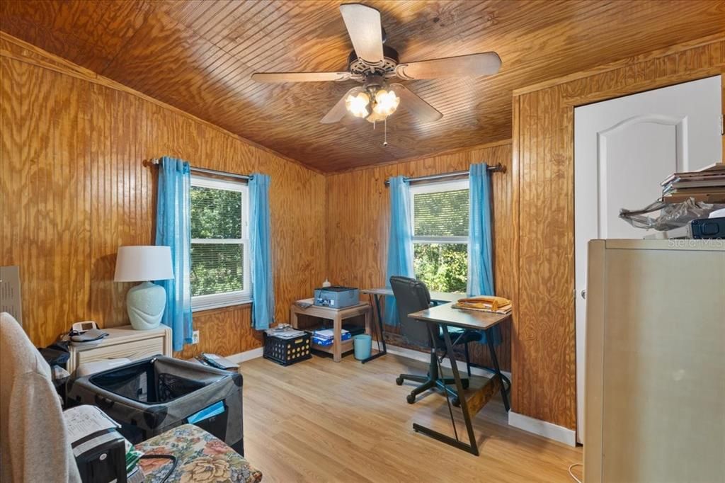 待售: $199,900 (3 贝兹, 2 浴室, 1296 平方英尺)