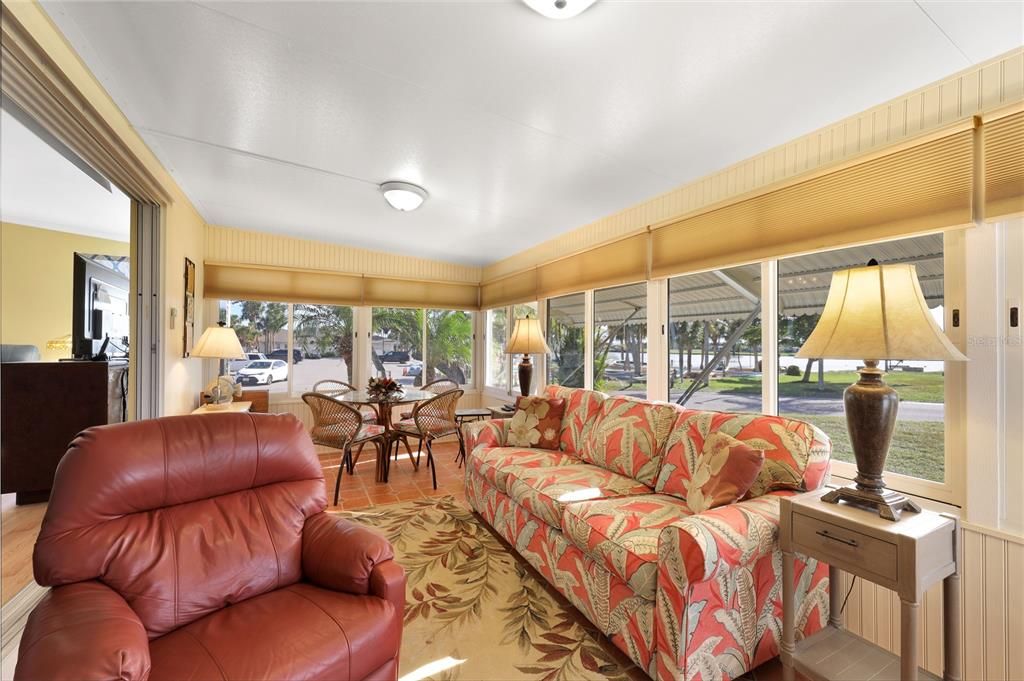 For Sale: $319,000 (2 beds, 2 baths, 1760 Square Feet)