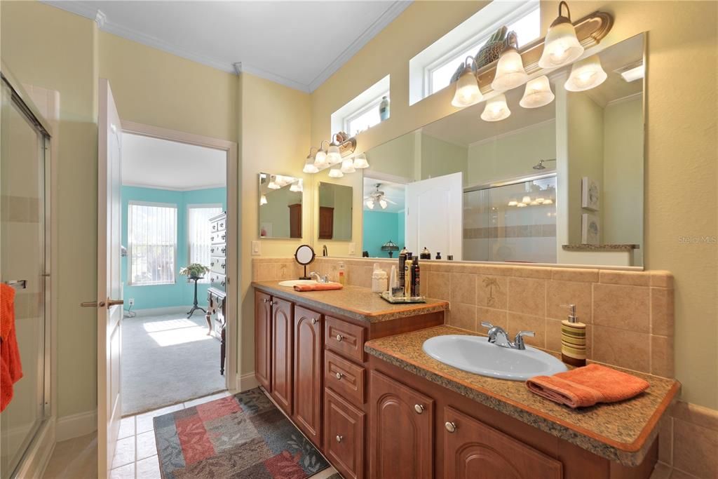 For Sale: $319,000 (2 beds, 2 baths, 1760 Square Feet)