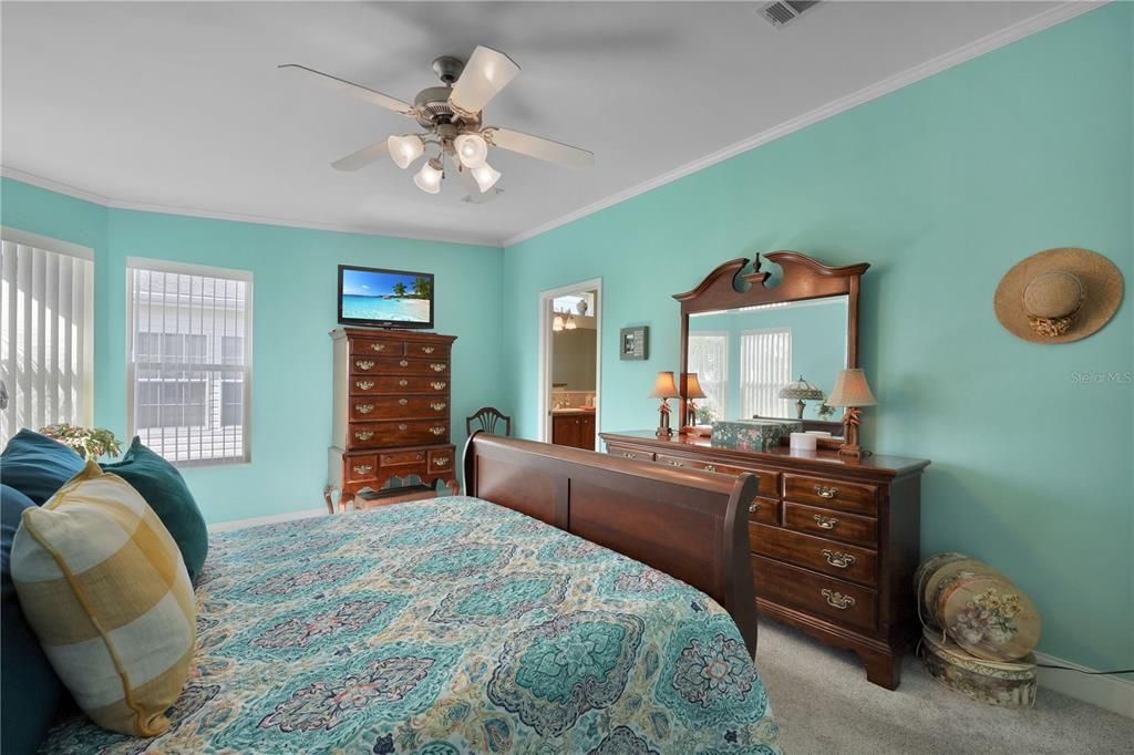 For Sale: $319,000 (2 beds, 2 baths, 1760 Square Feet)