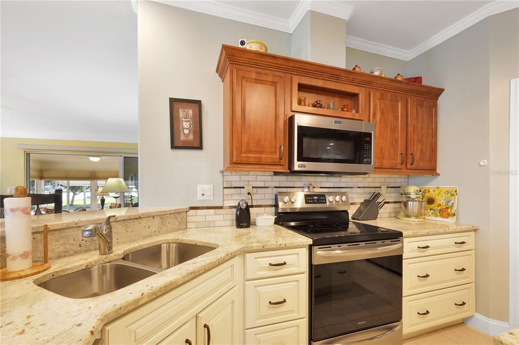 For Sale: $319,000 (2 beds, 2 baths, 1760 Square Feet)