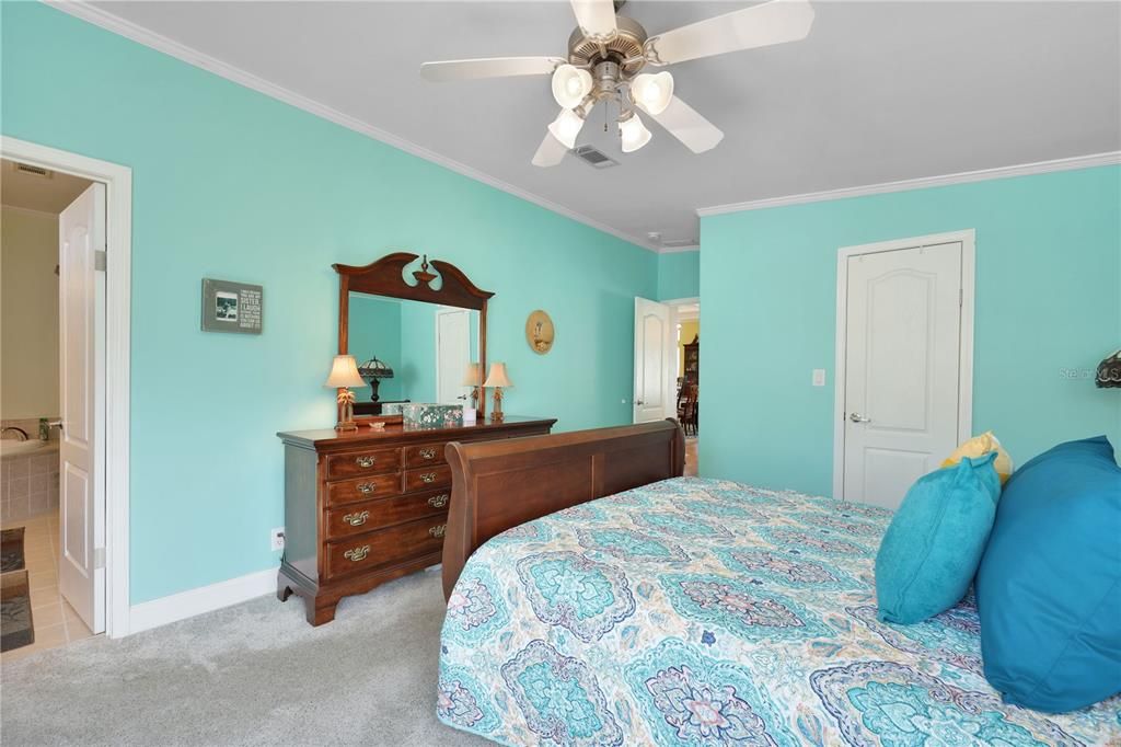 For Sale: $319,000 (2 beds, 2 baths, 1760 Square Feet)