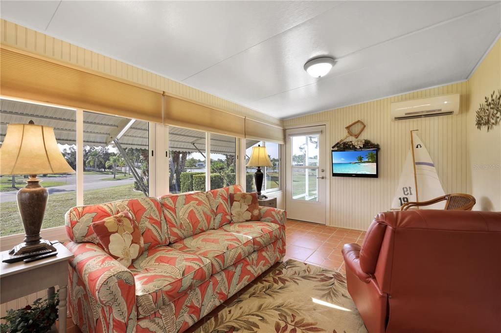 For Sale: $319,000 (2 beds, 2 baths, 1760 Square Feet)