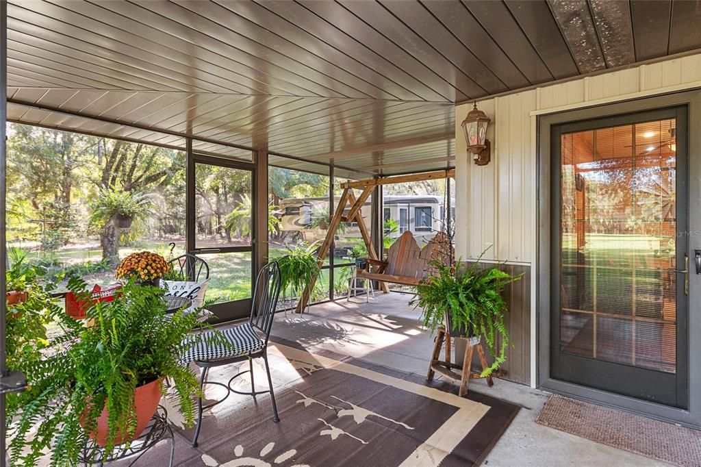 待售: $540,000 (2 贝兹, 1 浴室, 1900 平方英尺)