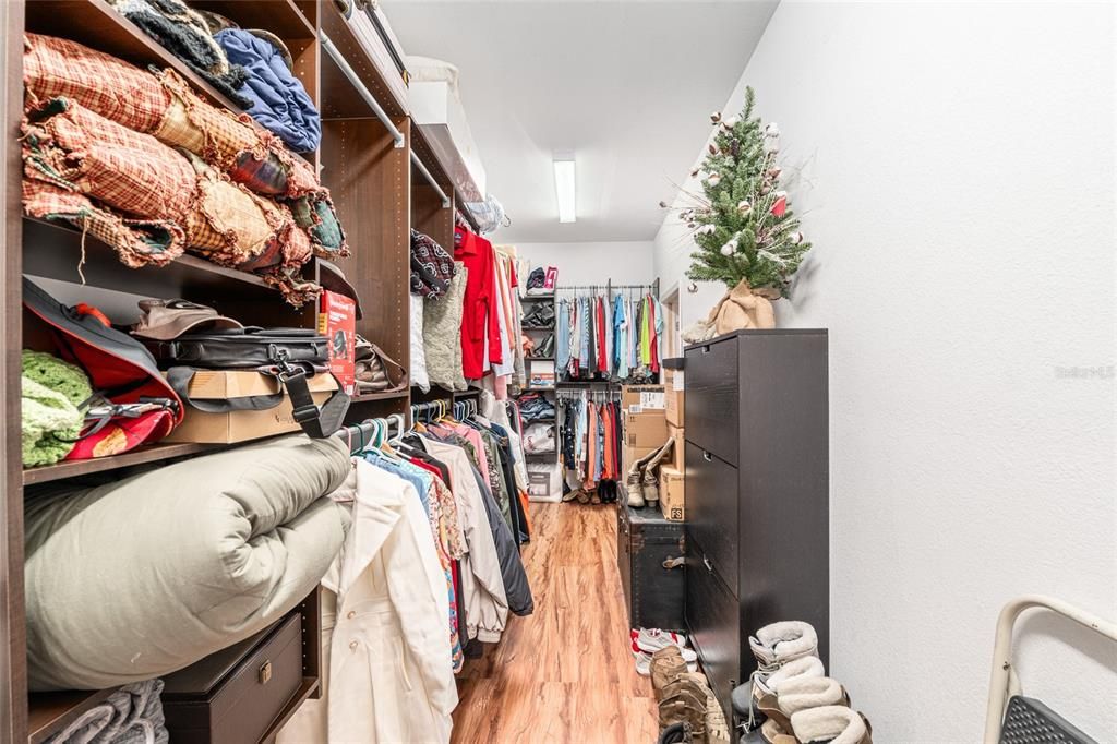 待售: $540,000 (2 贝兹, 1 浴室, 1900 平方英尺)