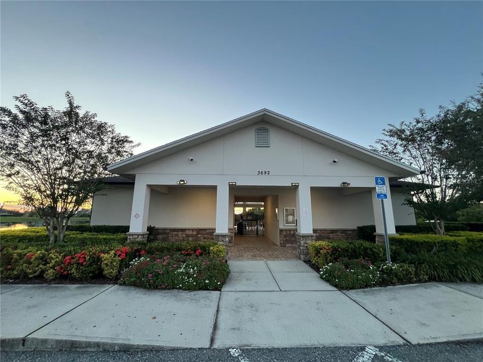 待售: $440,000 (4 贝兹, 2 浴室, 1859 平方英尺)