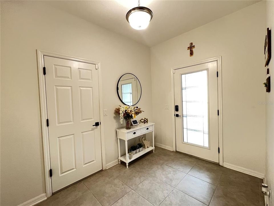 待售: $440,000 (4 贝兹, 2 浴室, 1859 平方英尺)