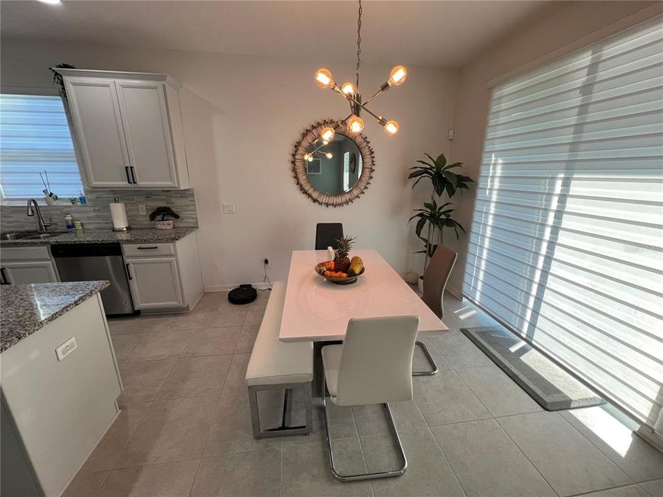 待售: $440,000 (4 贝兹, 2 浴室, 1859 平方英尺)