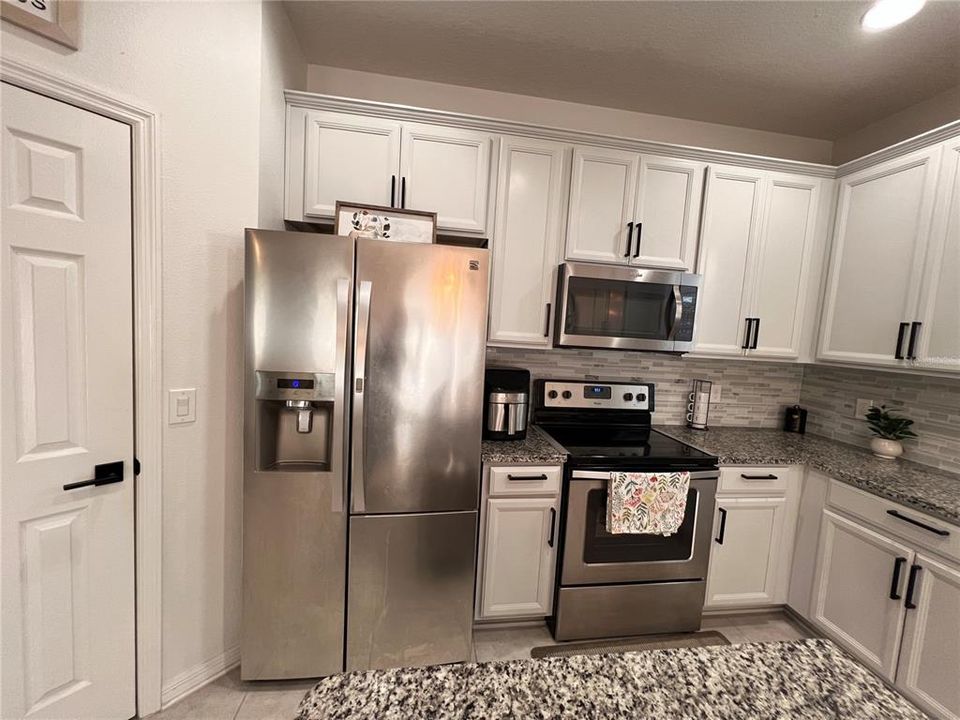 待售: $440,000 (4 贝兹, 2 浴室, 1859 平方英尺)