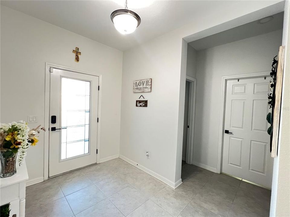 待售: $440,000 (4 贝兹, 2 浴室, 1859 平方英尺)