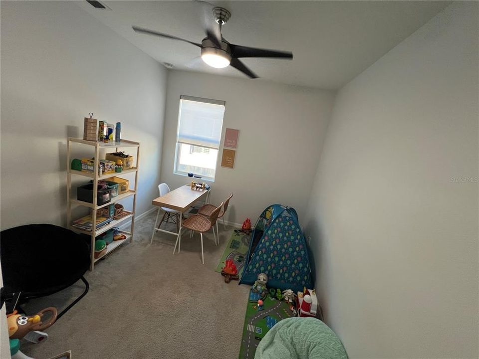 待售: $440,000 (4 贝兹, 2 浴室, 1859 平方英尺)