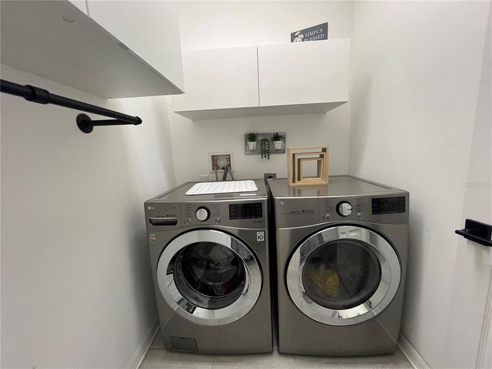 待售: $440,000 (4 贝兹, 2 浴室, 1859 平方英尺)