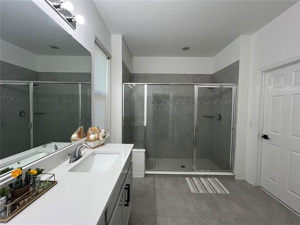 待售: $440,000 (4 贝兹, 2 浴室, 1859 平方英尺)