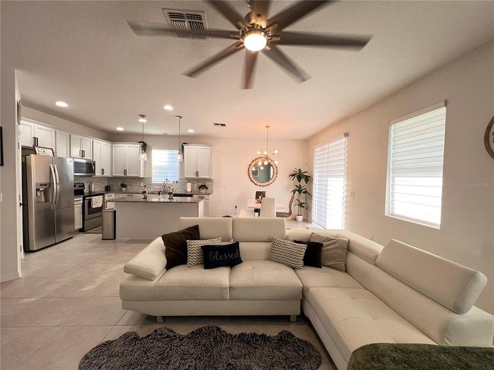 待售: $440,000 (4 贝兹, 2 浴室, 1859 平方英尺)