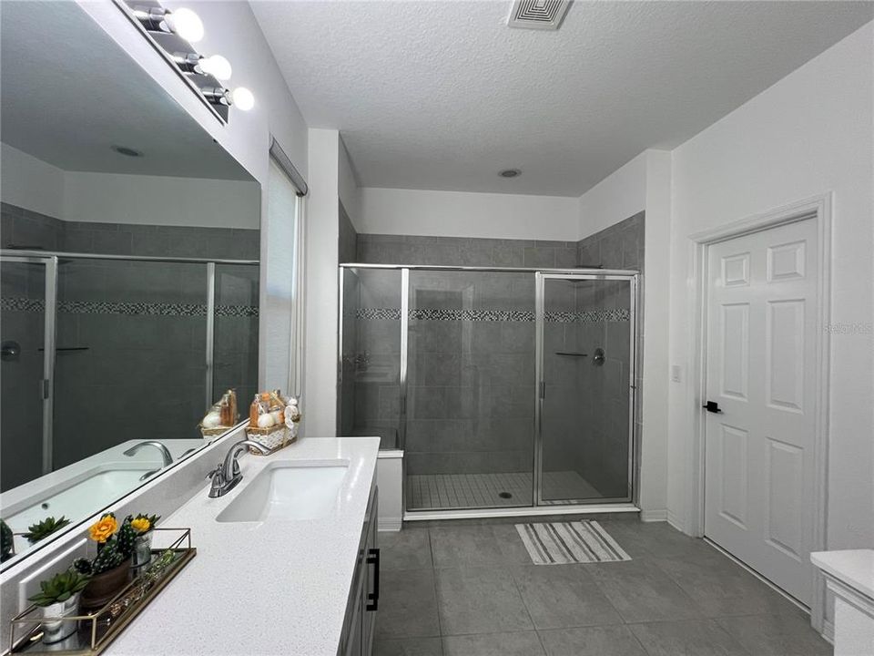 待售: $440,000 (4 贝兹, 2 浴室, 1859 平方英尺)