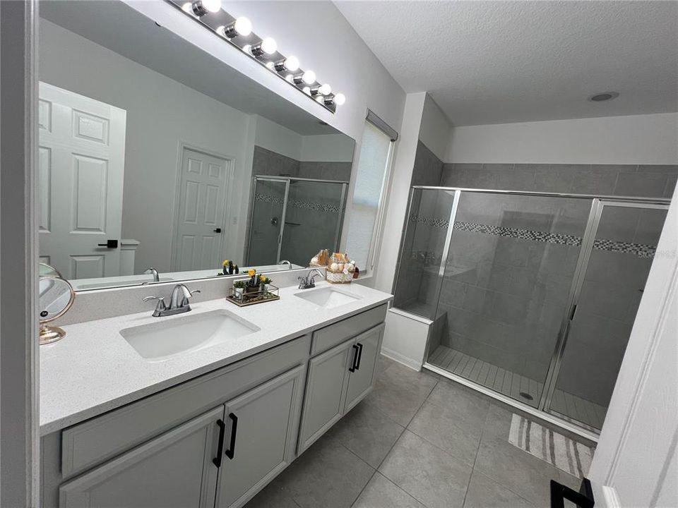 待售: $440,000 (4 贝兹, 2 浴室, 1859 平方英尺)