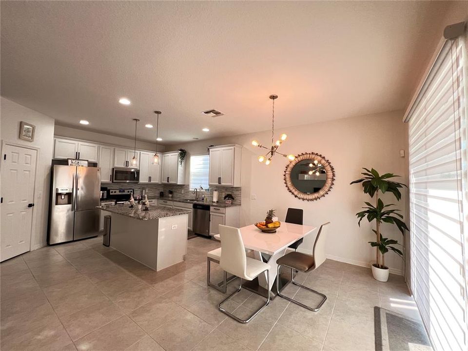 待售: $440,000 (4 贝兹, 2 浴室, 1859 平方英尺)