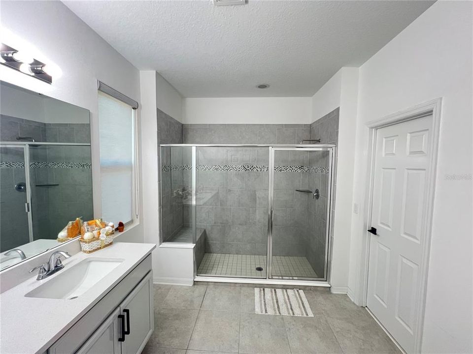 待售: $440,000 (4 贝兹, 2 浴室, 1859 平方英尺)