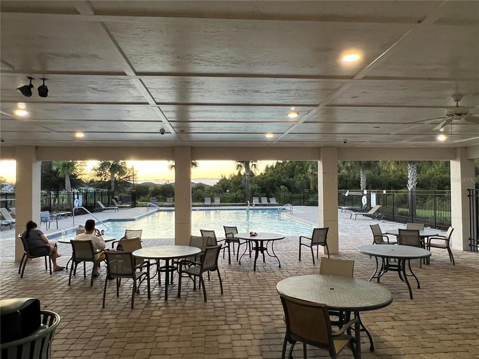 待售: $440,000 (4 贝兹, 2 浴室, 1859 平方英尺)