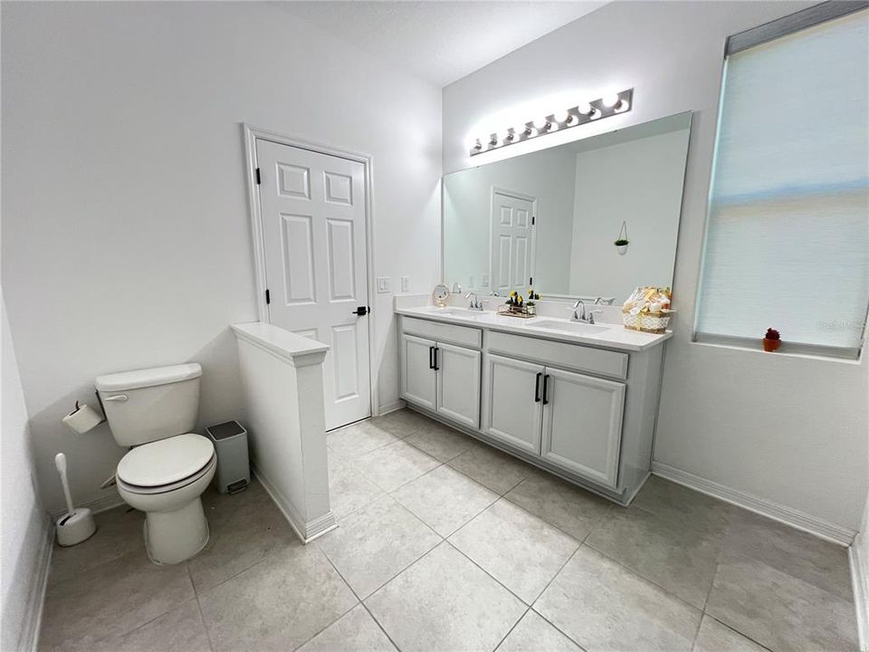 待售: $440,000 (4 贝兹, 2 浴室, 1859 平方英尺)