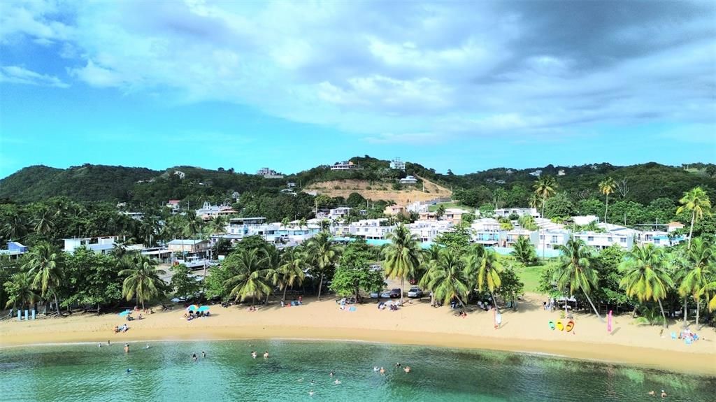 На продажу: $1,500,000 (0.27 acres)