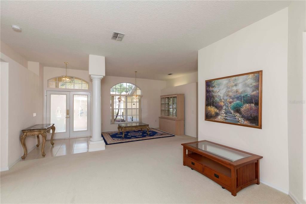 En Venta: $445,000 (4 camas, 3 baños, 2370 Pies cuadrados)