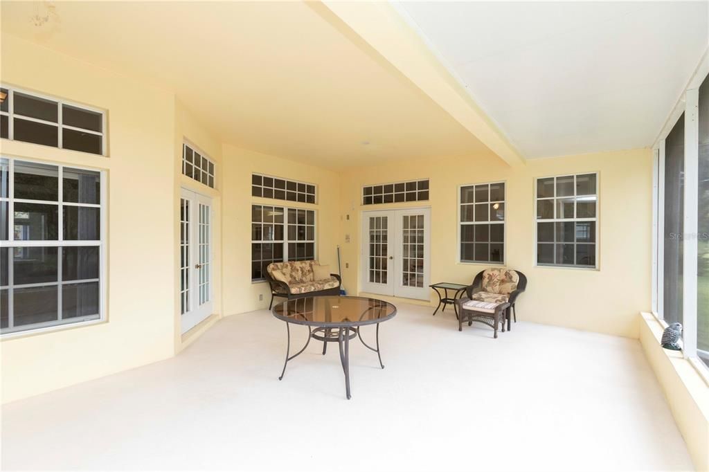 En Venta: $445,000 (4 camas, 3 baños, 2370 Pies cuadrados)