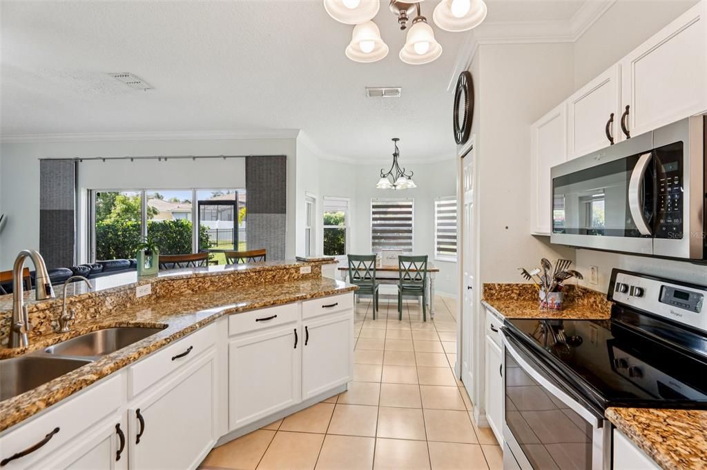 На продажу: $360,000 (3 спален, 2 ванн, 1556 Квадратных фут)