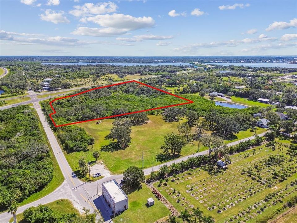 En Venta: $750,000 (9.55 acres)