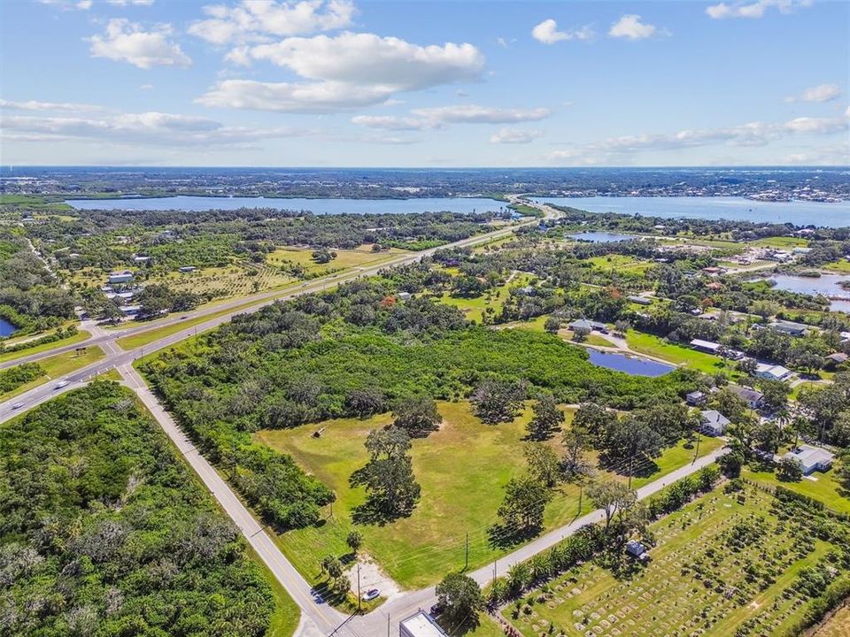 En Venta: $750,000 (9.55 acres)