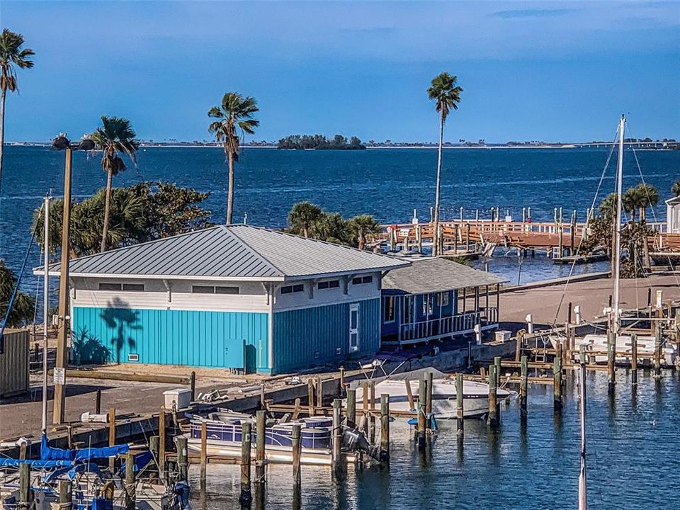 For Sale: $469,000 (2 beds, 2 baths, 1175 Square Feet)