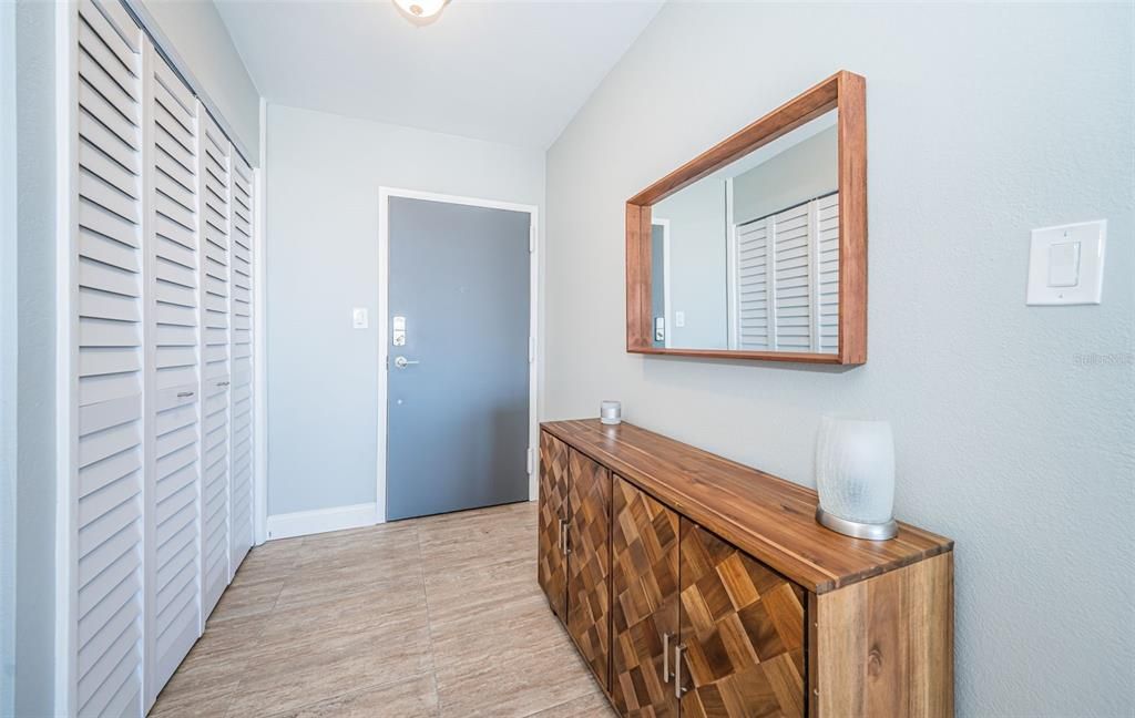 For Sale: $469,000 (2 beds, 2 baths, 1175 Square Feet)