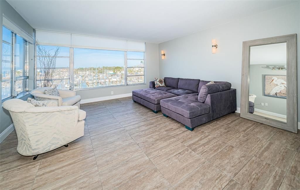 For Sale: $469,000 (2 beds, 2 baths, 1175 Square Feet)