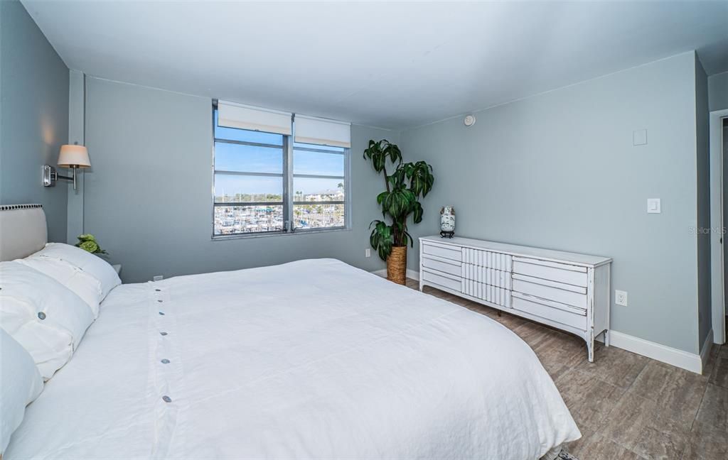 For Sale: $469,000 (2 beds, 2 baths, 1175 Square Feet)