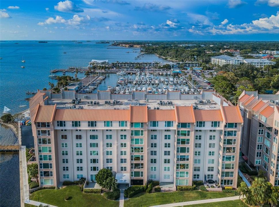 For Sale: $469,000 (2 beds, 2 baths, 1175 Square Feet)