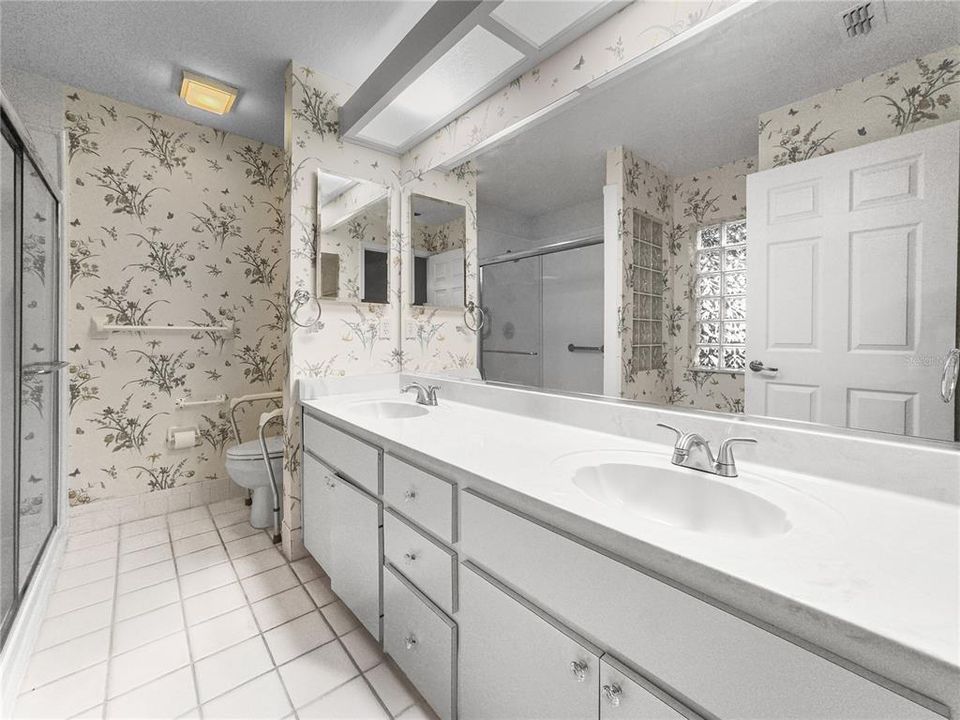 For Sale: $239,900 (3 beds, 2 baths, 1842 Square Feet)