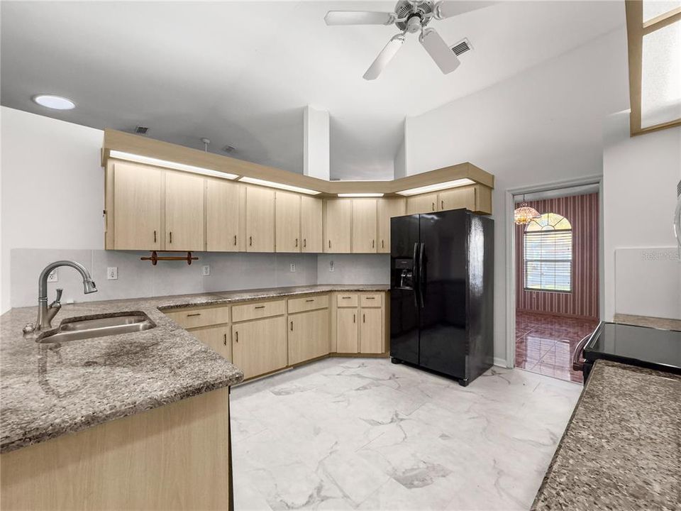 For Sale: $239,900 (3 beds, 2 baths, 1842 Square Feet)