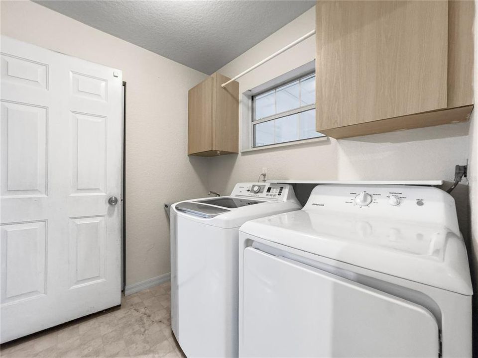 For Sale: $239,900 (3 beds, 2 baths, 1842 Square Feet)