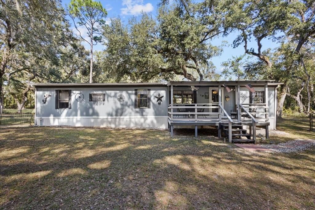 合同活跃: $124,500 (3 贝兹, 1 浴室, 976 平方英尺)