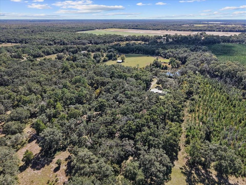 合同活跃: $124,500 (3 贝兹, 1 浴室, 976 平方英尺)