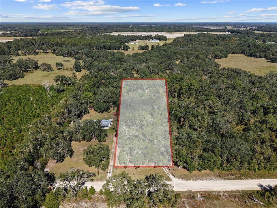 合同活跃: $124,500 (3 贝兹, 1 浴室, 976 平方英尺)