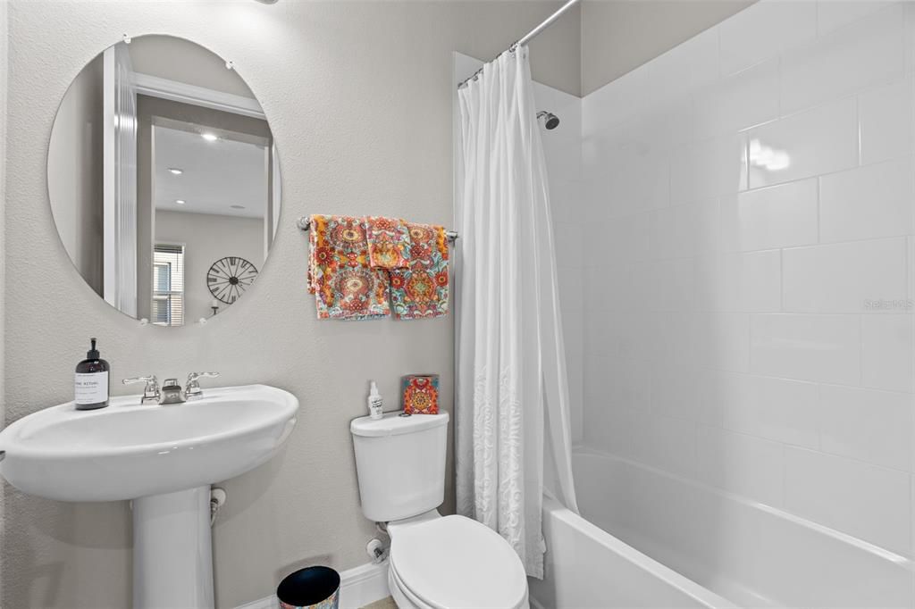 En Venta: $1,065,000 (4 camas, 3 baños, 3050 Pies cuadrados)