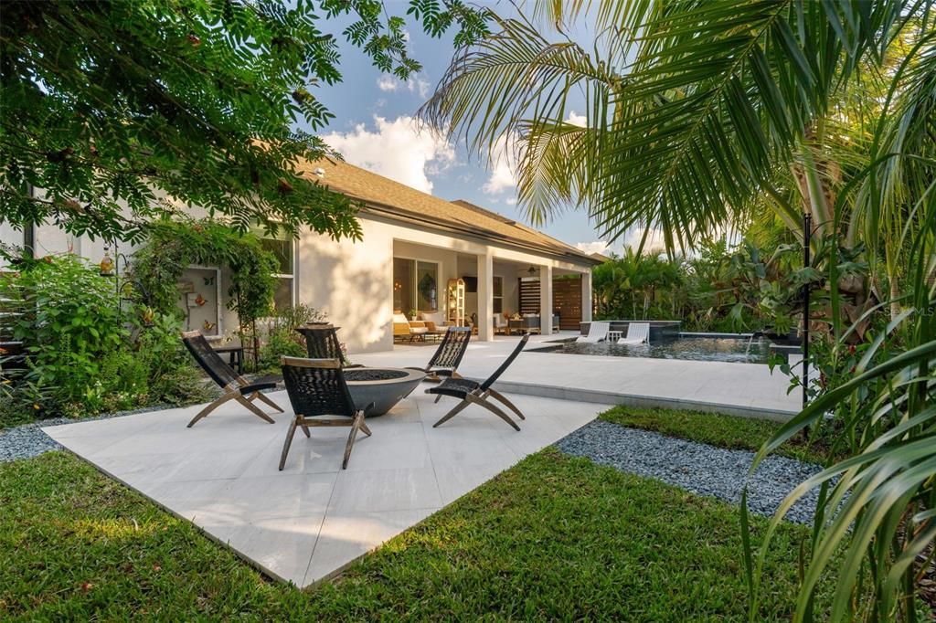 En Venta: $1,065,000 (4 camas, 3 baños, 3050 Pies cuadrados)