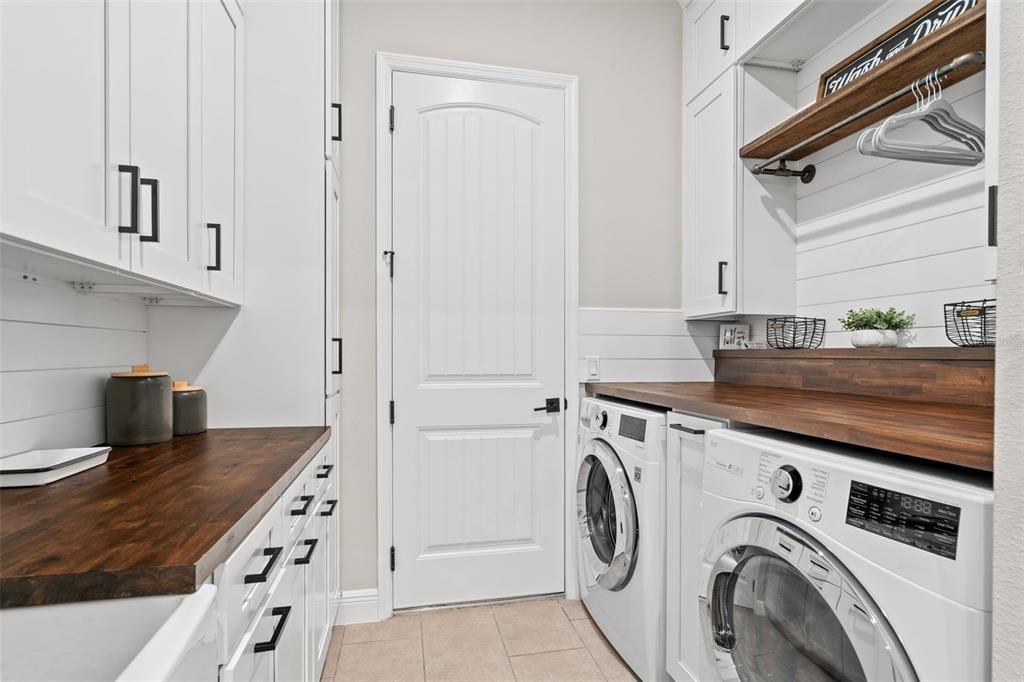 En Venta: $1,065,000 (4 camas, 3 baños, 3050 Pies cuadrados)