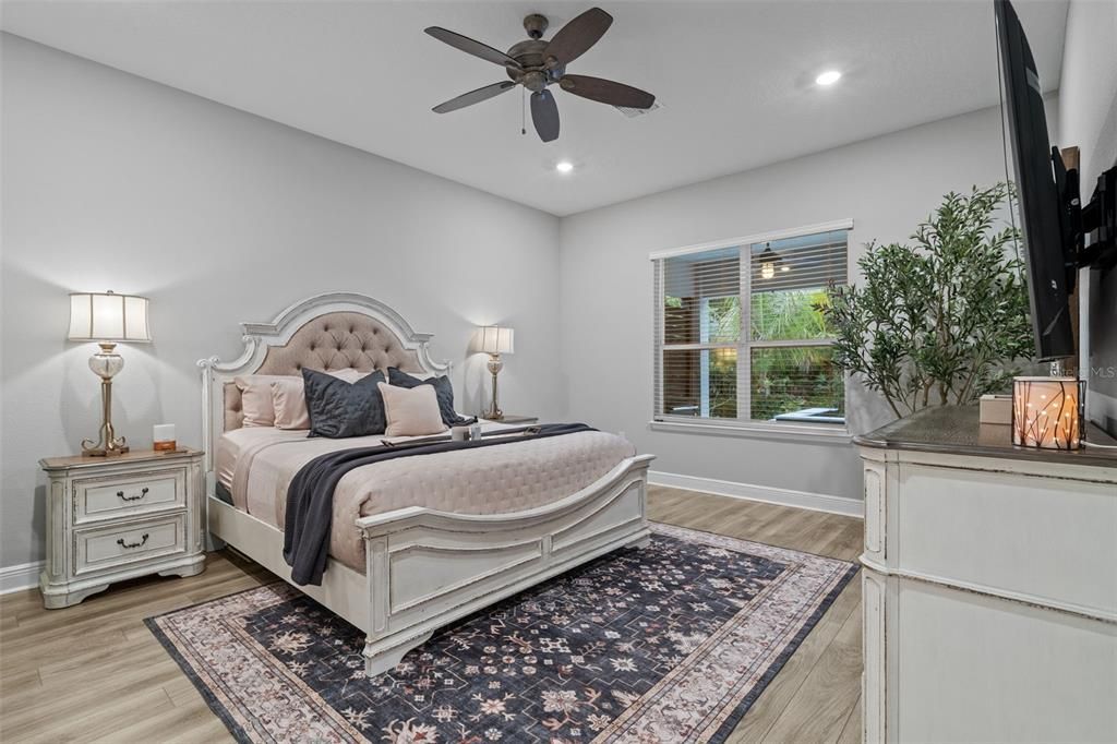 En Venta: $1,065,000 (4 camas, 3 baños, 3050 Pies cuadrados)