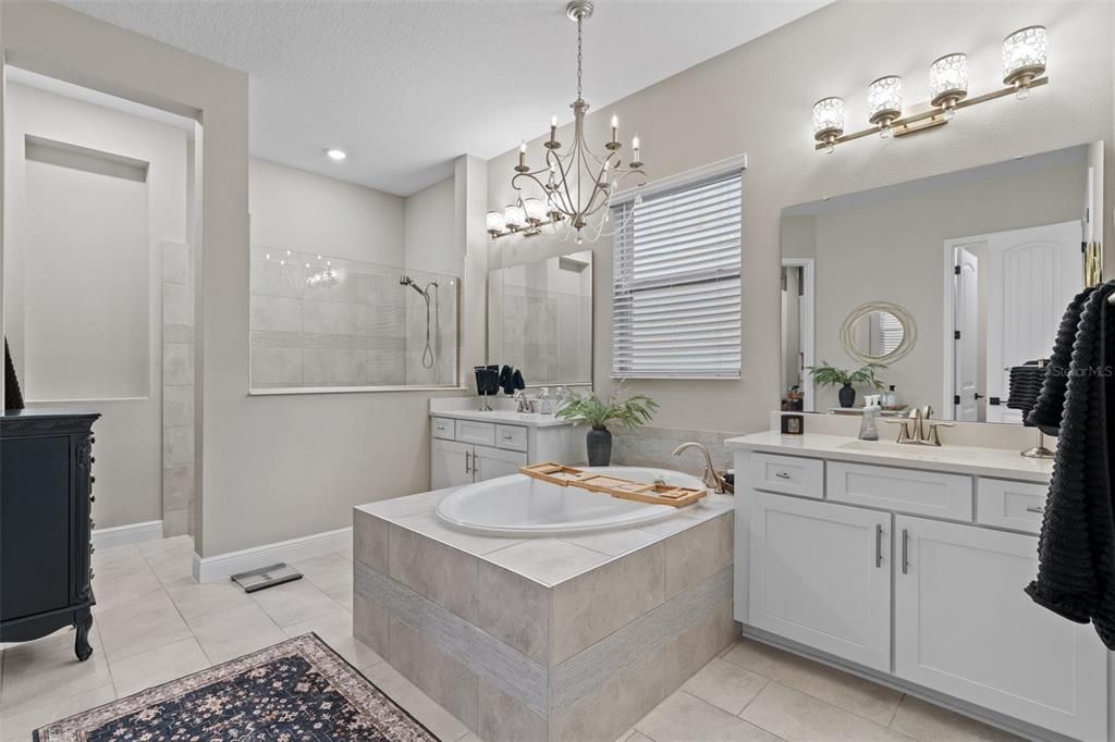 En Venta: $1,065,000 (4 camas, 3 baños, 3050 Pies cuadrados)