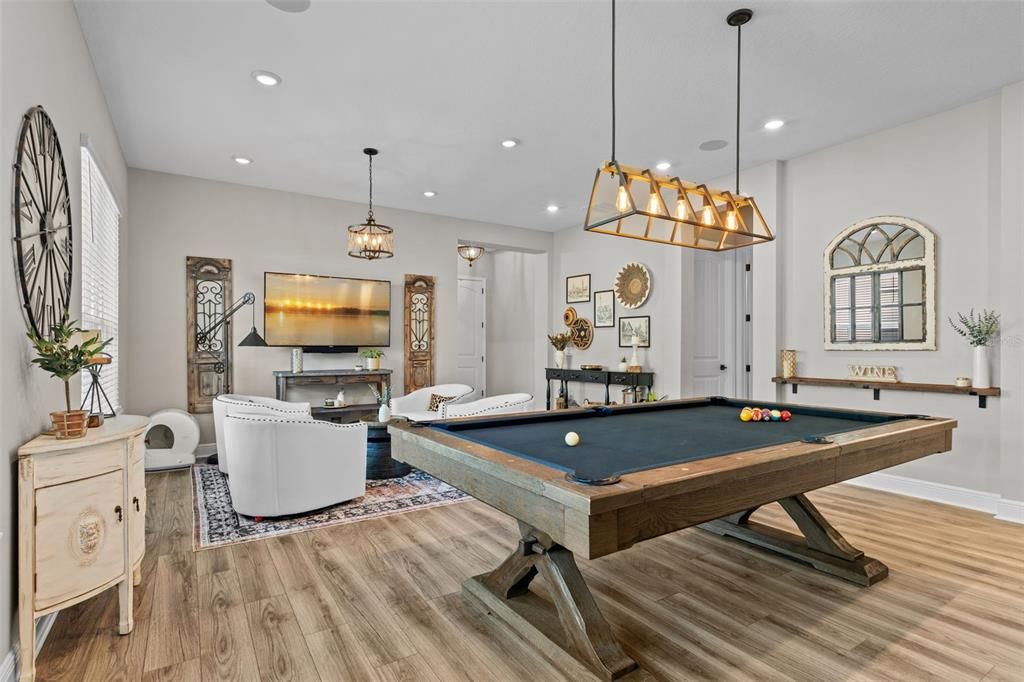 En Venta: $1,065,000 (4 camas, 3 baños, 3050 Pies cuadrados)