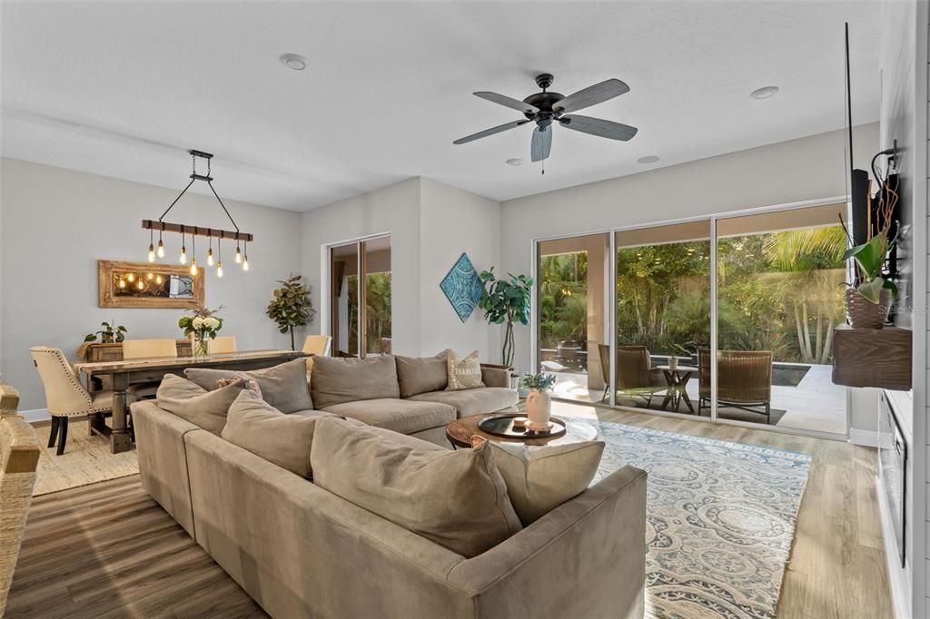 En Venta: $1,065,000 (4 camas, 3 baños, 3050 Pies cuadrados)